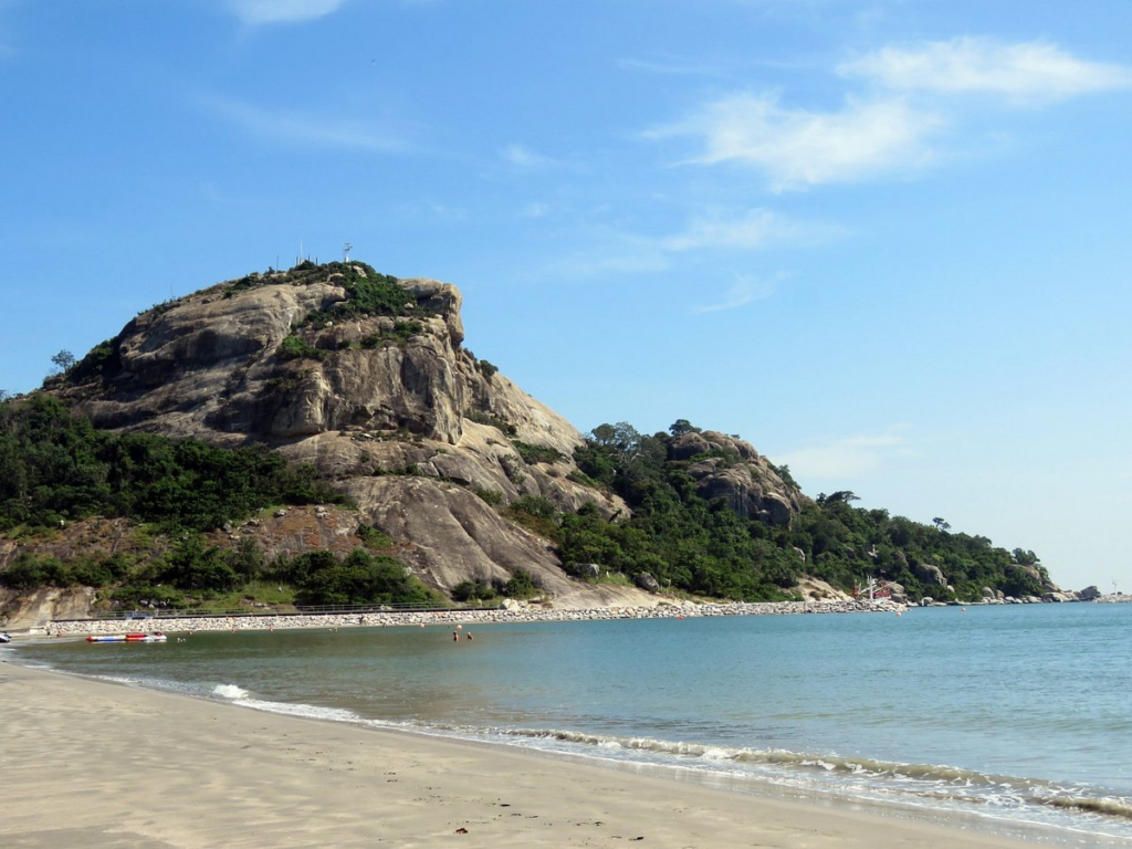ชายหาดเขาตะเกียบ หัวหิน จุดชมวิวทะเลไม่ไกลจากเขาสามร้อยยอด