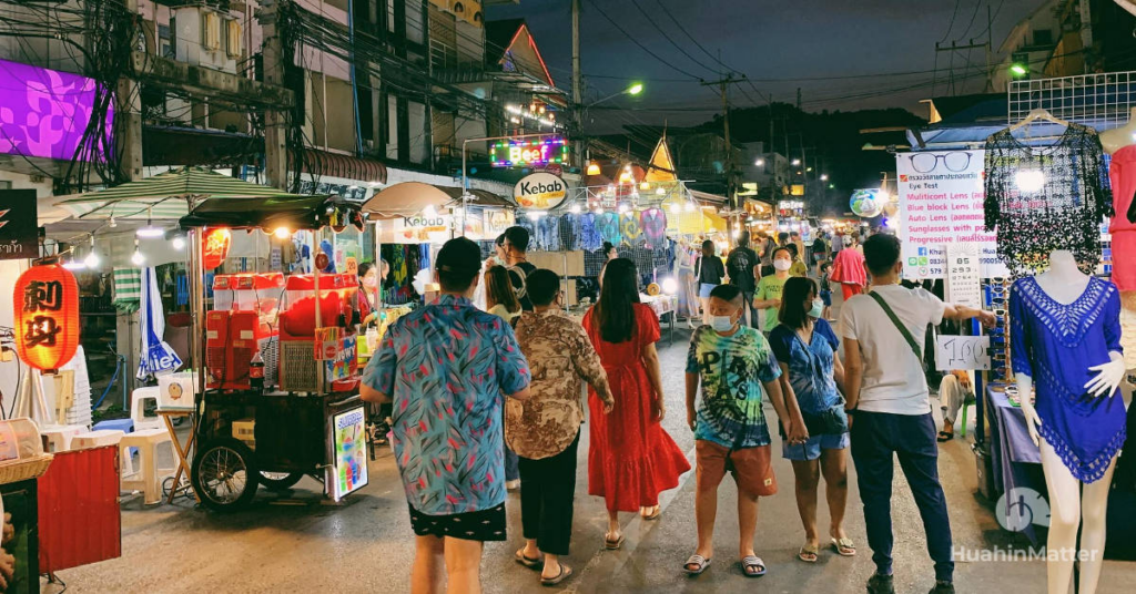 ตลาดโต้รุ่งหัวหิน ที่เที่ยวหัวหินใกล้โรงแรม Loligo Resort Hua Hin