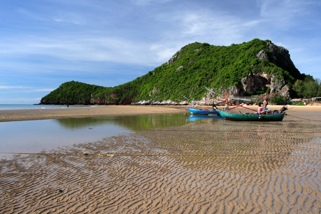 ทะเลหัวหิน หาดเขากะโหลก