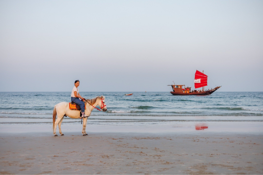 ทะเลและชายหาดใกล้โรงแรม Loligo Resort Hua Hin