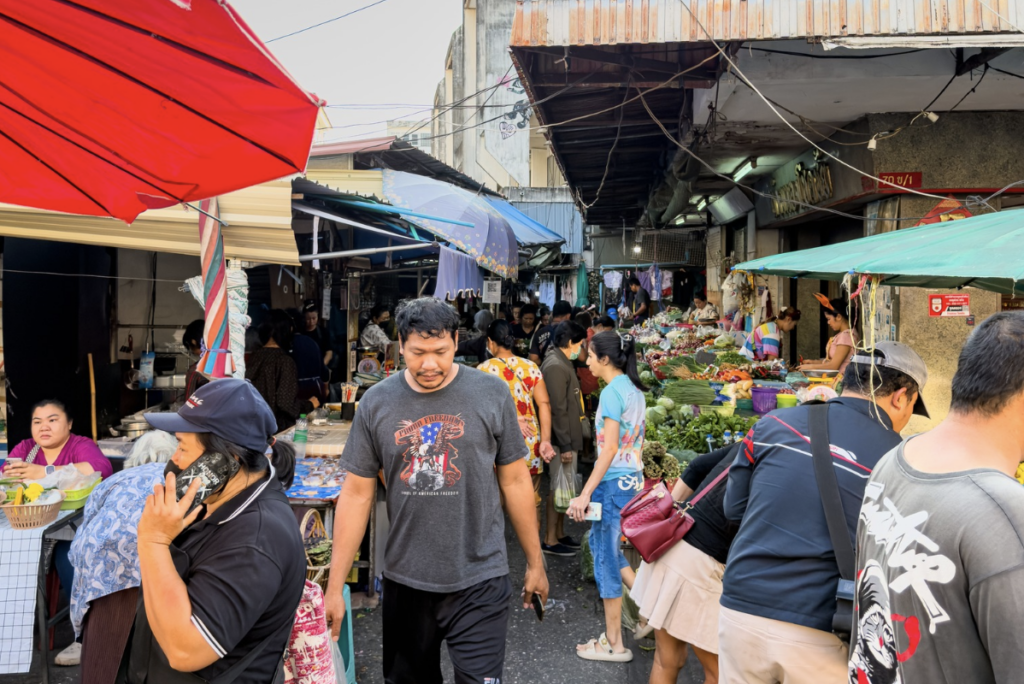 บรรยากาศตลาดเช้า ถนนคนเดินหัวหิน วิถีชีวิตยามเช้าแบบท้องถิ่น
