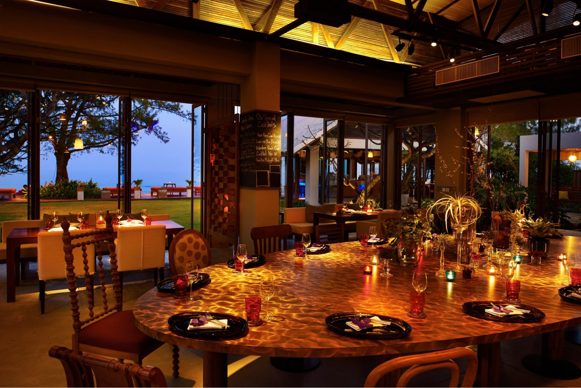 ร้านอาหารหัวหิน Let's Sea ริมทะเลบรรยากาศพรีเมียม