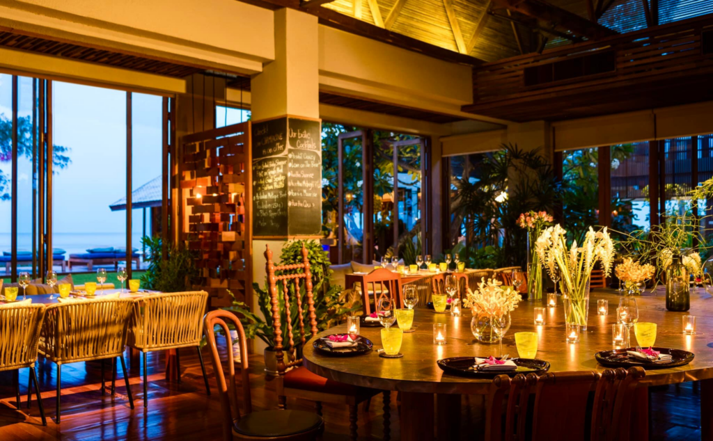 Beach Restaurant Let's Sea ร้านอาหารริมทะเลหัวหินมื้อเย็นวิวทะเล