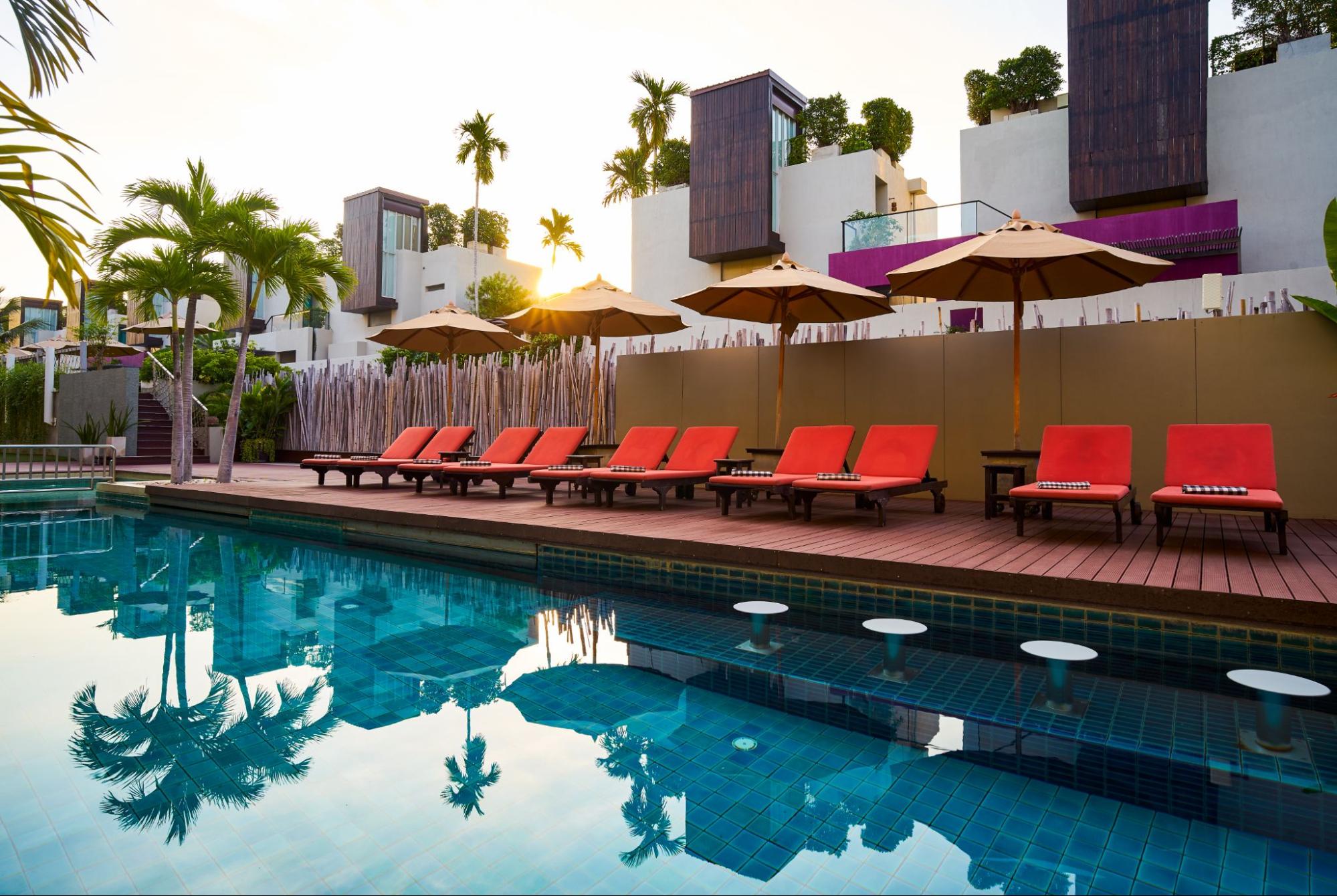 สระว่ายน้ำ Loligo Resort หัวหิน บรรยากาศทรอปิคอล