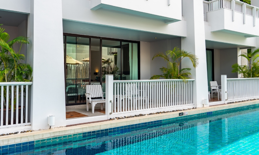 mini-suite-pool-access-balcony-slide-1