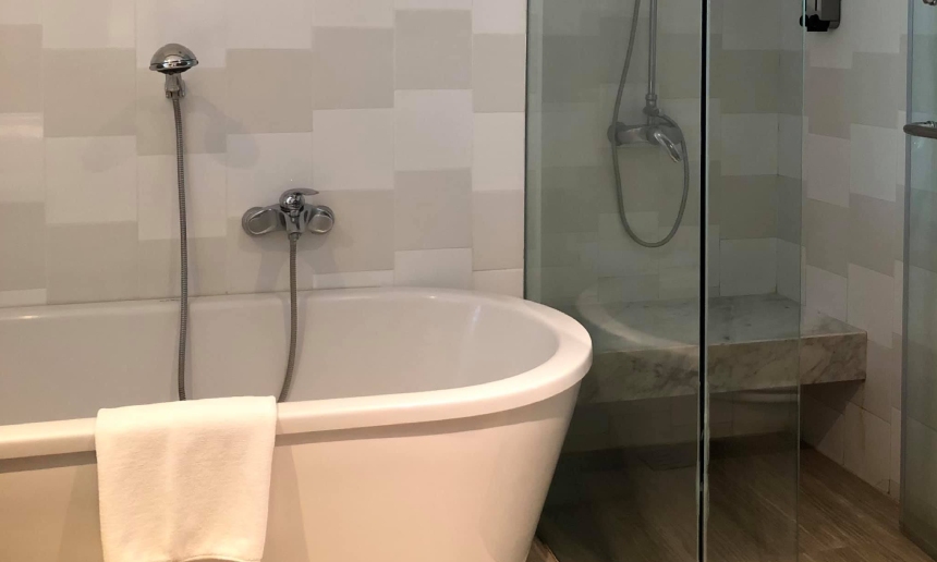 mini-suite-pool-access-balcony-slide-5