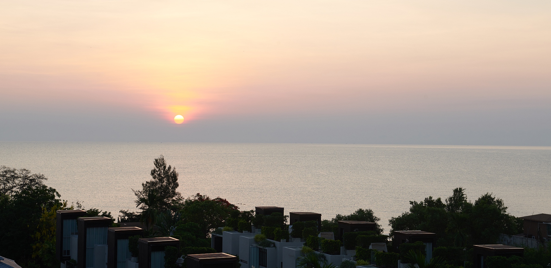 mini-suite-sea-horizon-balcony-cover