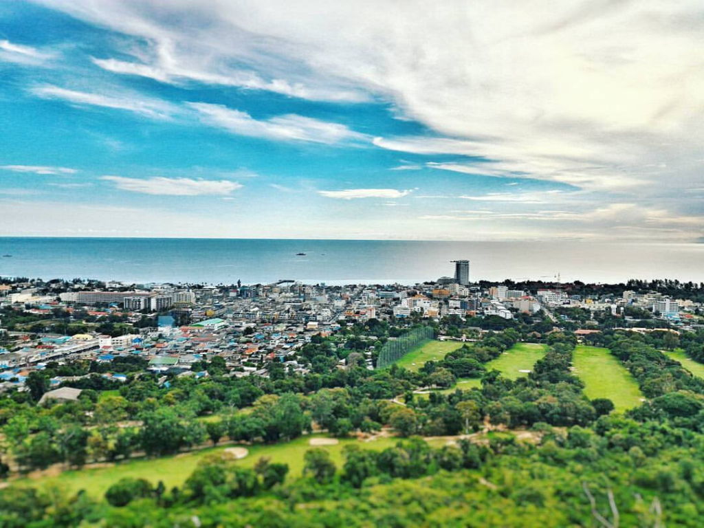 มุมมอง 360 องศา จากเขาหินเหล็กไฟ เห็นทะเล และวิวเมืองหัวหิน