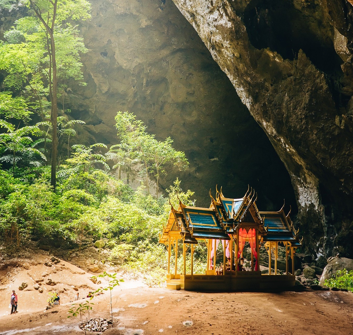 Phrayanakorn-Cape.jpg