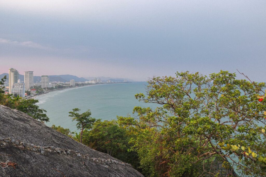 จุดชมวิวเขาตะเกียบ ที่เที่ยวใกล้โรงแรม Loligo Resort Hua Hin