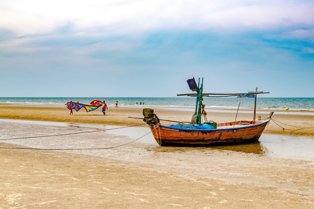 หาดเขาเต่า ที่เที่ยวใกล้ทะเลหัวหิน